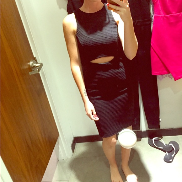 Black Guess Dress - Picture 1 of 2