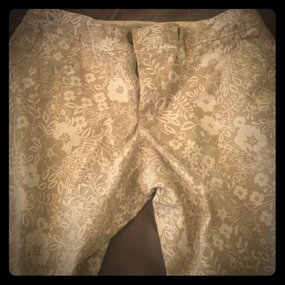 Beige floral cropped slacks size 4