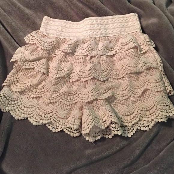Cream lace shorts