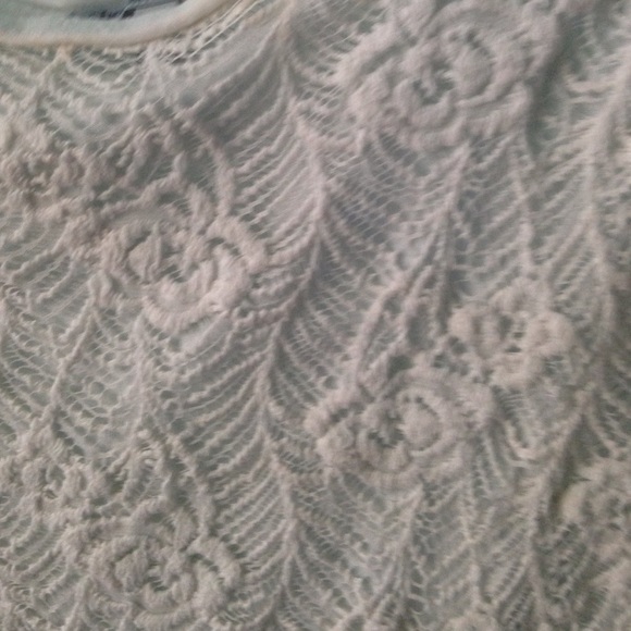 White lace tee - Picture 3 of 3