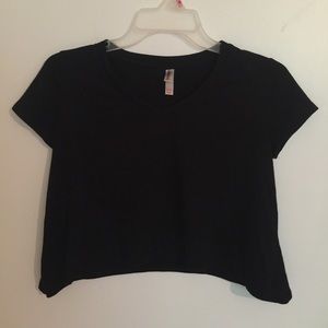 loose fit crop top!