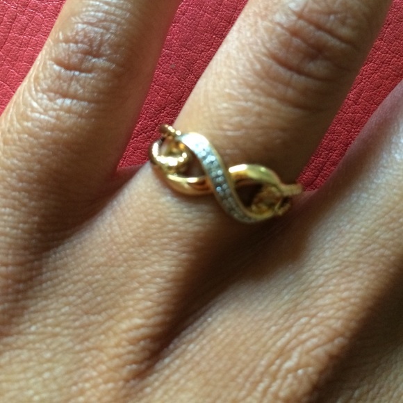 10K Gold Infinity Ring!