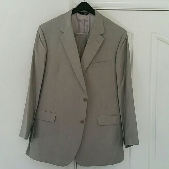 JoS. A. Bank 48L suit Signature Collection