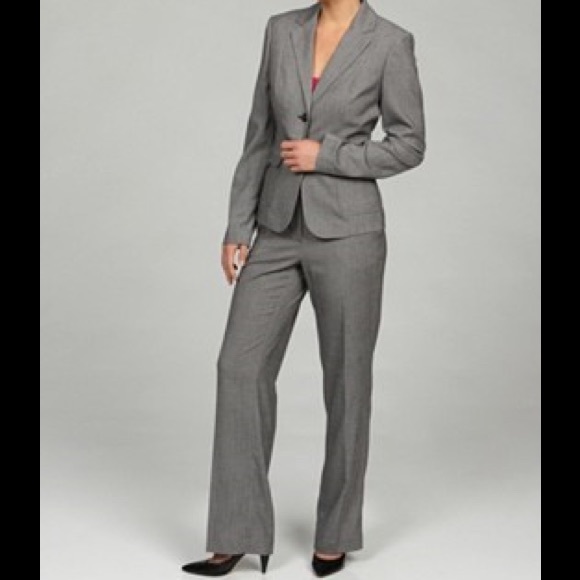 Women's suit that hasn't been worn much