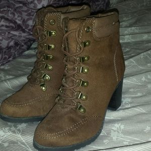 Combat boots with 3" heel