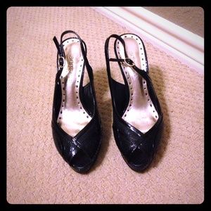 BCBG Black Pumps/ Like New!!!