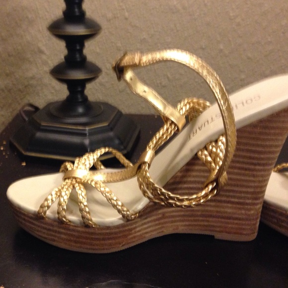 Gold Wedges - Picture 2 of 4