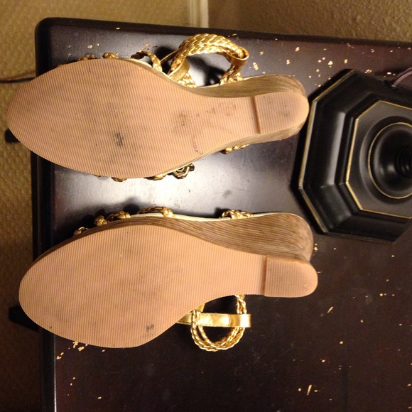 Gold Wedges - Picture 4 of 4