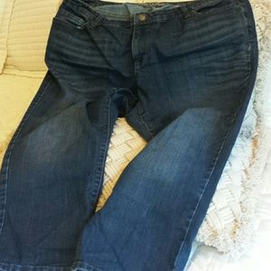 Denim boyfriend jeans with some stretch for comfor