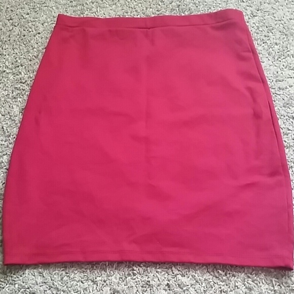 Red fitted skirt