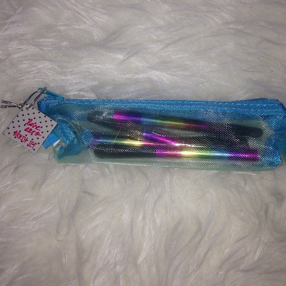 🚫Sold🚫Aeropostale makeup brushes