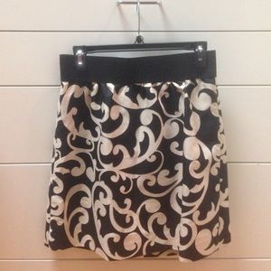 Paisley black & white skirt