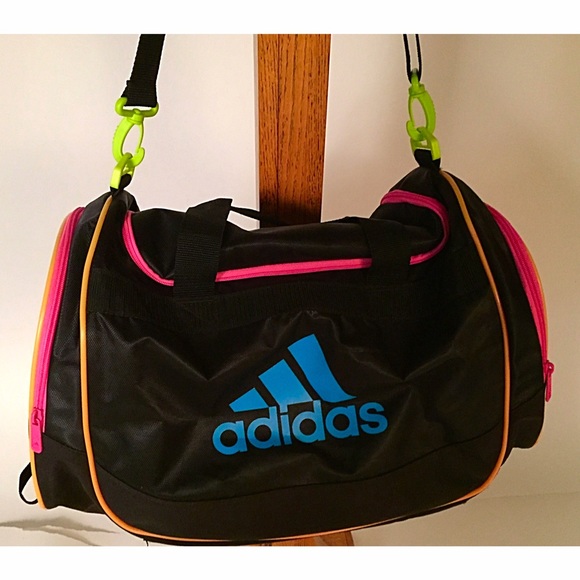 Adidas Handbags - 💪🏻Adidas sports workout bag!