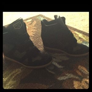 Sketchers heeled sneakers