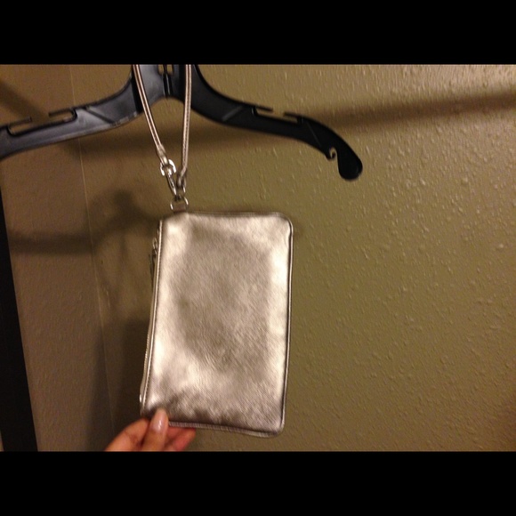 Tory Burch Pewter Wristlet - Picture 4 of 4