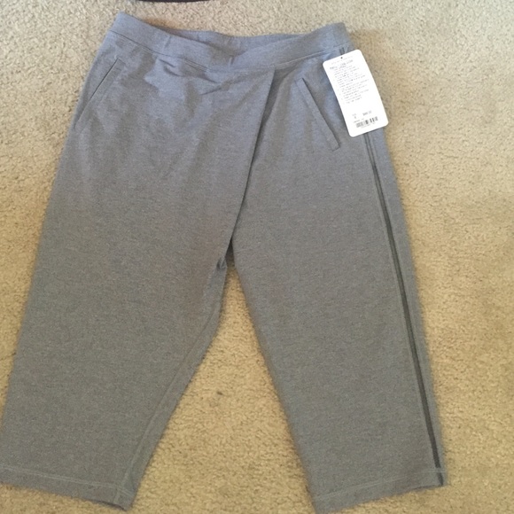 Lululemon Retreat Yogi Crop, gray