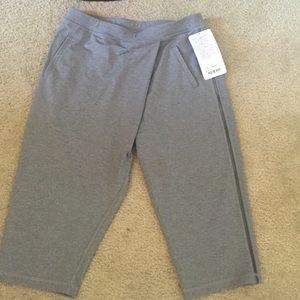 Lululemon Retreat Yogi Crop, gray