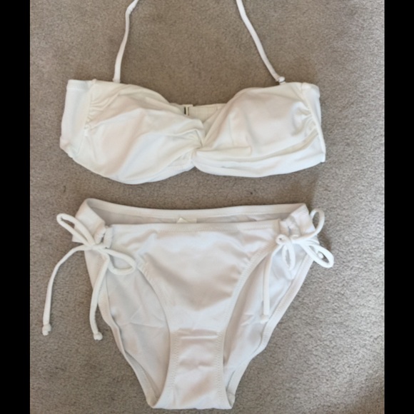 White front twist swim set
