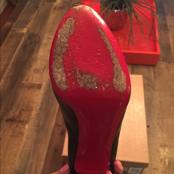 👠 SOLD 👠 Authentic Christian Louboutin Pumps - Picture 3 of 4
