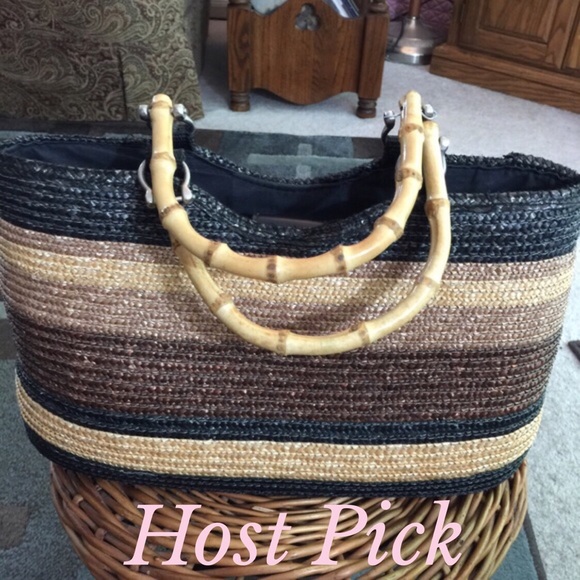 🎉HP🎉Gorgeous Rattan Handbag - Picture 1 of 4