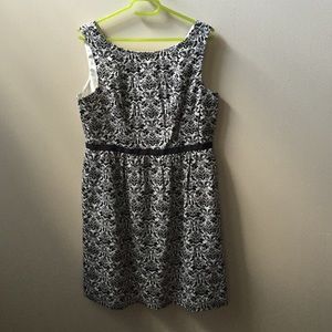Black and white patterned dress