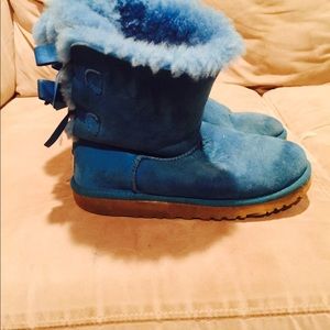 Ugg Bailey bows kids size 5