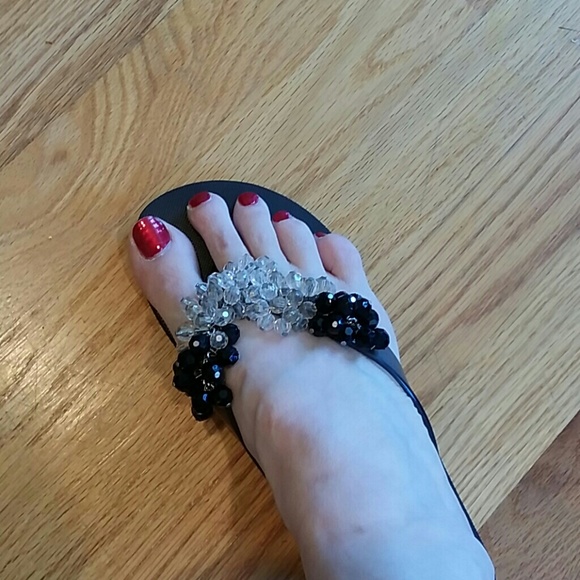 BCBG Flip Flops New - Picture 4 of 4