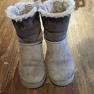 Rare Grey Ugg boots. Bailey bows Good condition