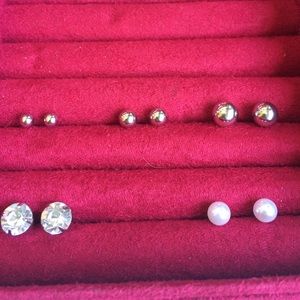 5 pairs of earrings