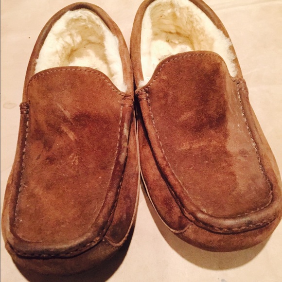 Ugg slip on size 7. Excellent condition.