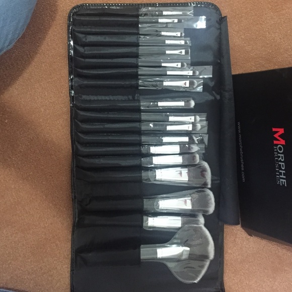 Morphe brushes and palette
