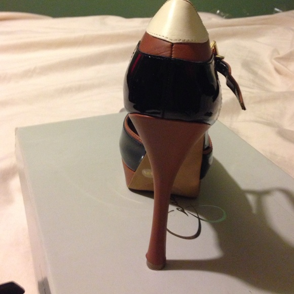 Shoes - Picture 2 of 2