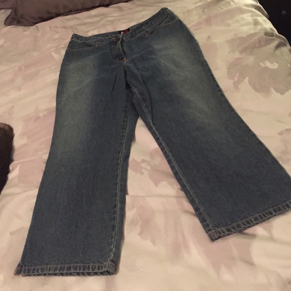 Summertime jeans!! 👖 Ankle length. Size 8