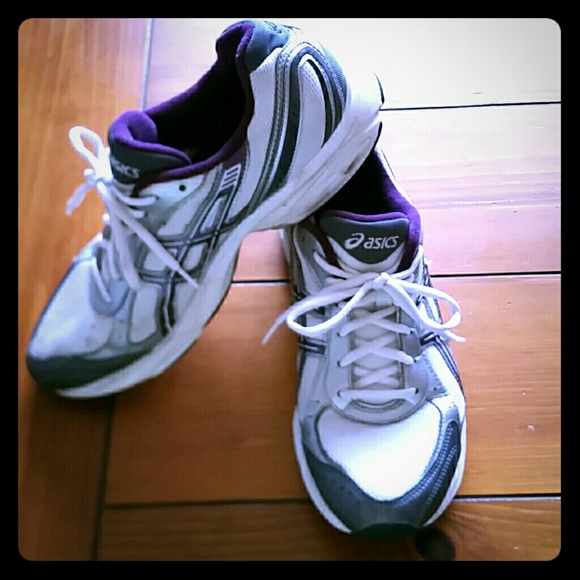 Size 11 gel Asics running shoes!