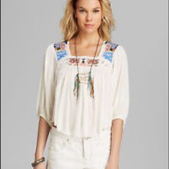 Urban Outfitters Tops - SALE! NWOT Urban Outfitters beautiful flowing top