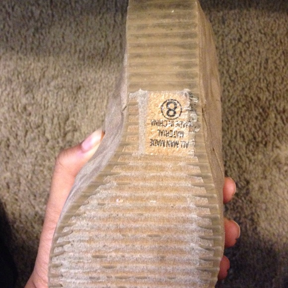 Shoes - Picture 2 of 4