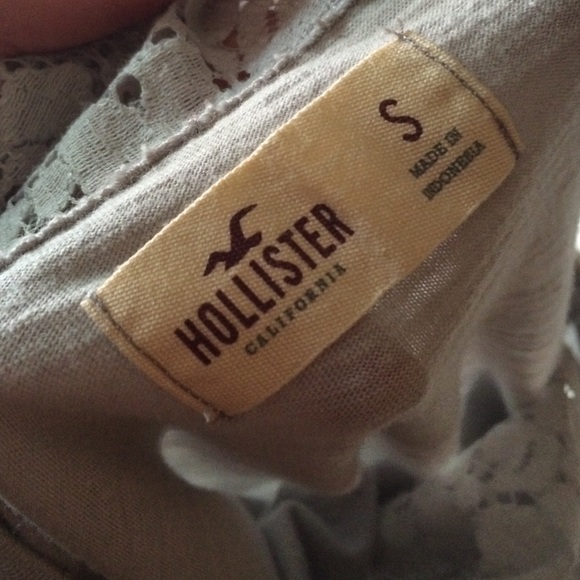 super cute hollister t shirt small - Picture 3 of 3