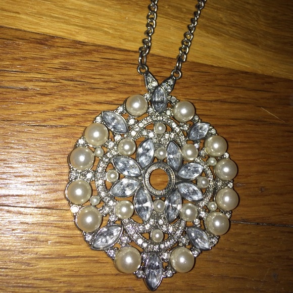 Jewled Long-Chained Necklace