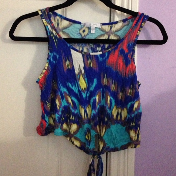 Super cute patterned crop top