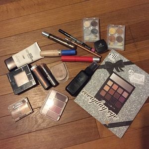 Makeup bundle!!
