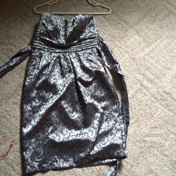 vanity dress small