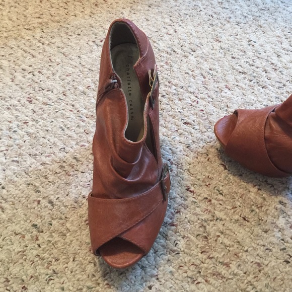 Open toe heels - Picture 2 of 2