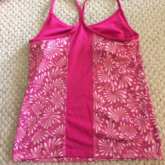 Exercise shirts - Picture 2 of 4