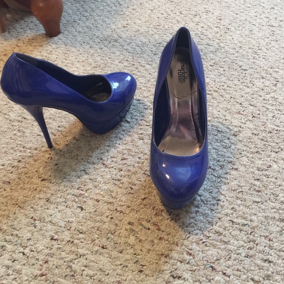 Pumps - Picture 2 of 2