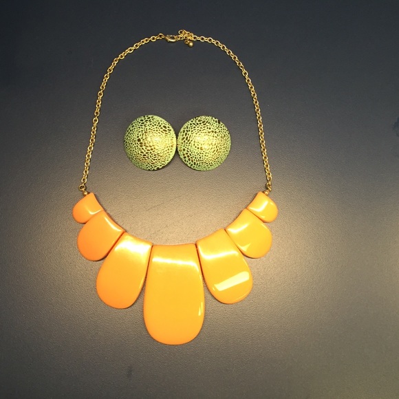 BUNDLE - coral bib necklace + earrings