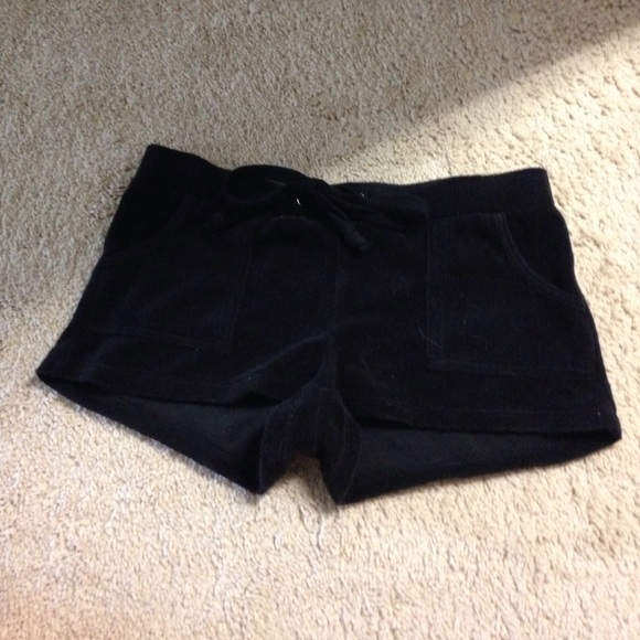 Super cute and comfy pair of shorts