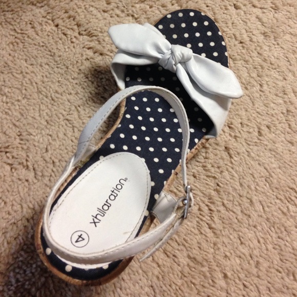 Super cute pair of wedges!