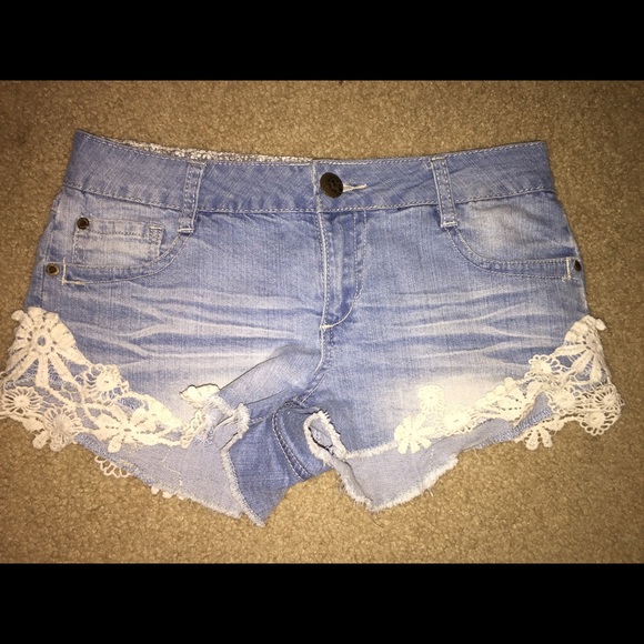 Lace jean shorts - Picture 1 of 3