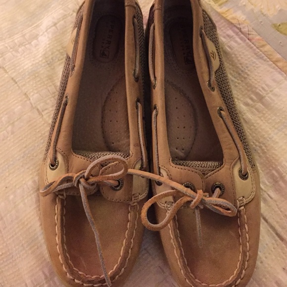 Tan leather sperry top spiders