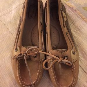 Tan leather sperry top spiders